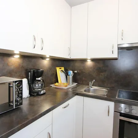 Liebl-1 By Interhome Daire